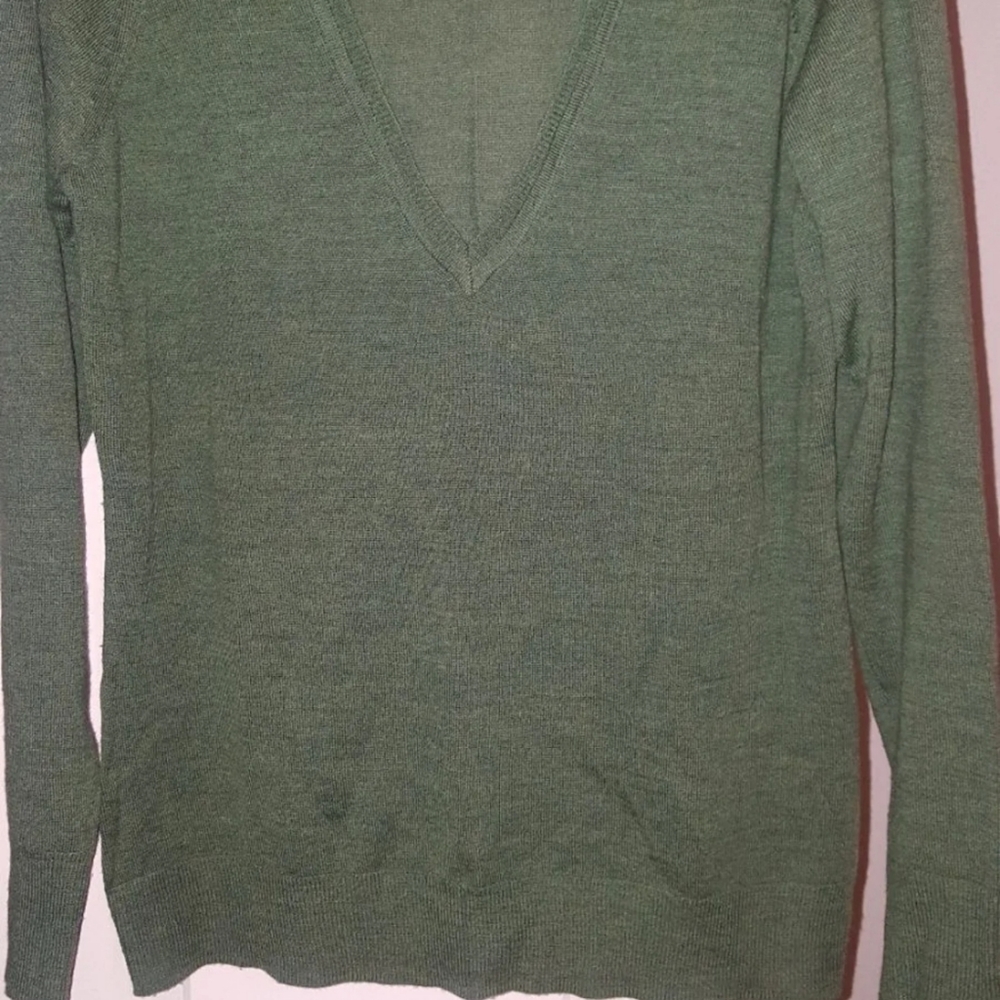 The limited L Kelly green merino wool Sweater